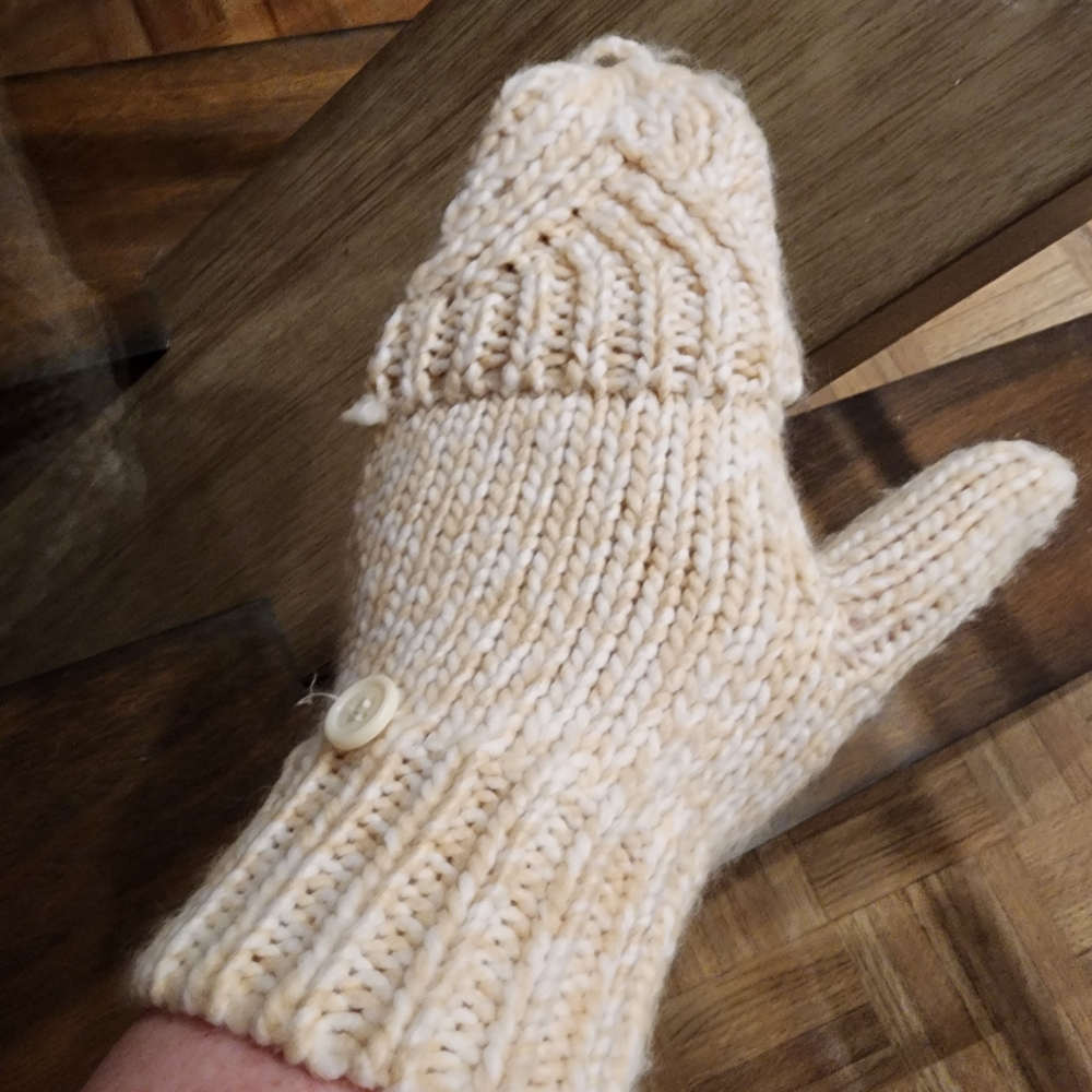 Torrid Cream Knit Gloves, Scarf, Hat Set - Picture 10 of 13